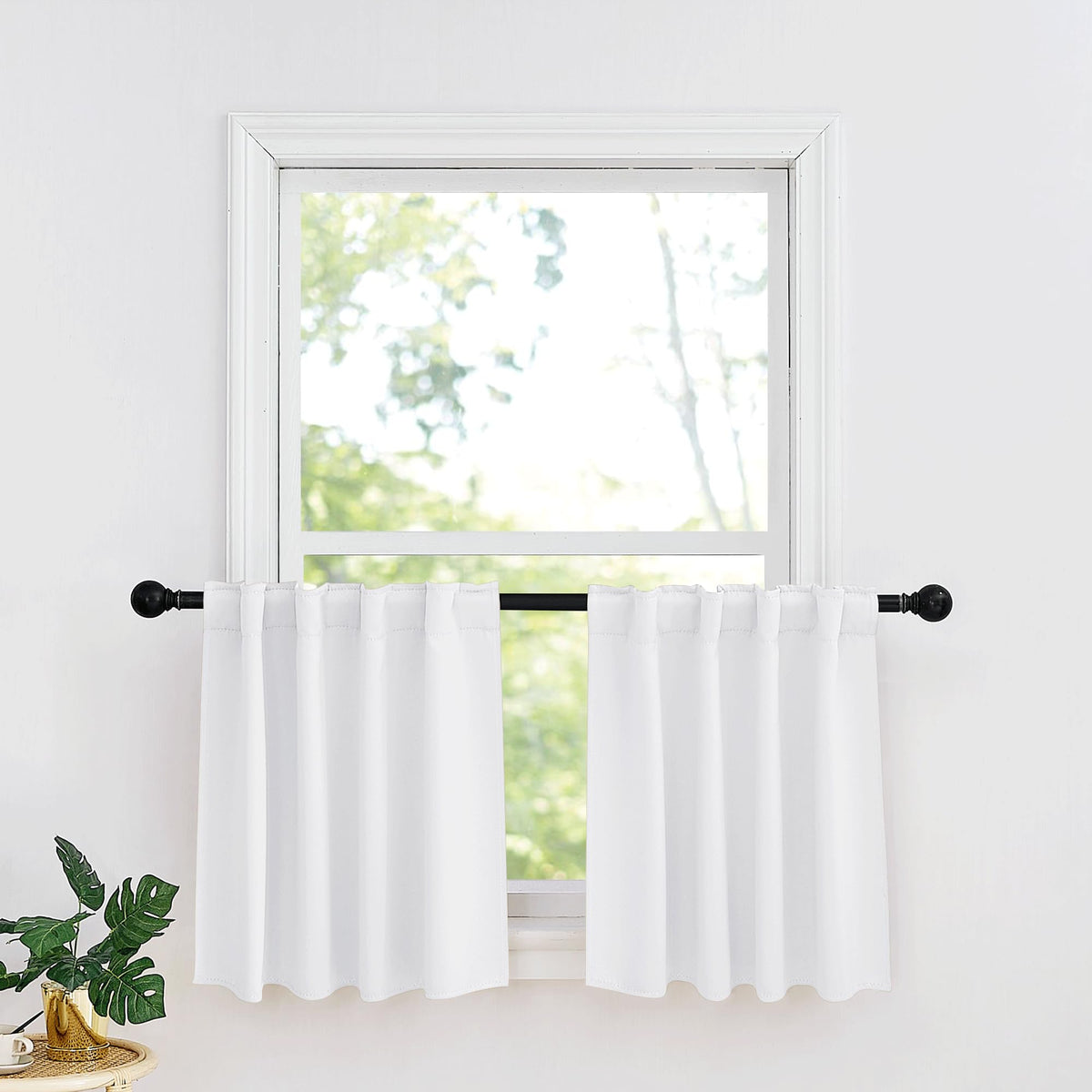 Small Window Curtains (2 Count)